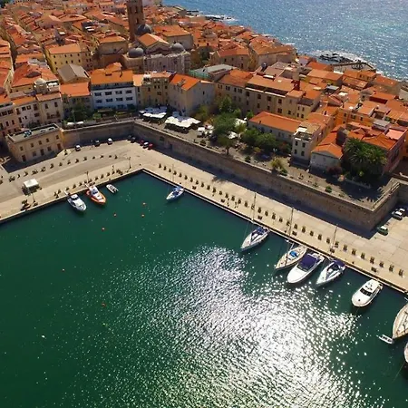 Poma De Casa - Carrero Del Carmen